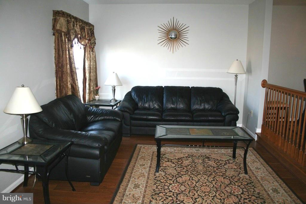 ROLLING BROOK - Residential Lease