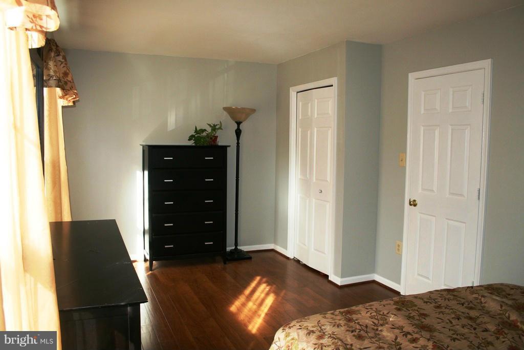 ROLLING BROOK - Residential Lease