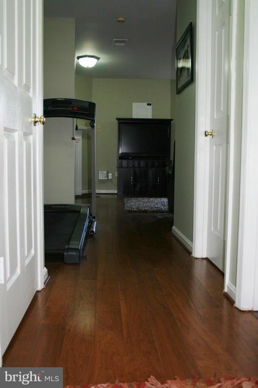 ROLLING BROOK - Residential Lease