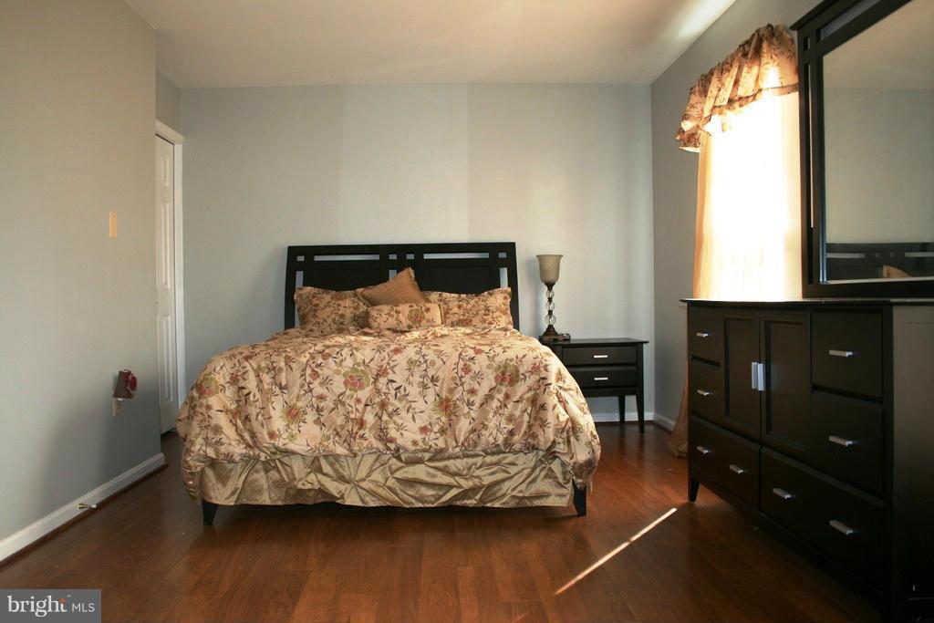 ROLLING BROOK - Residential Lease