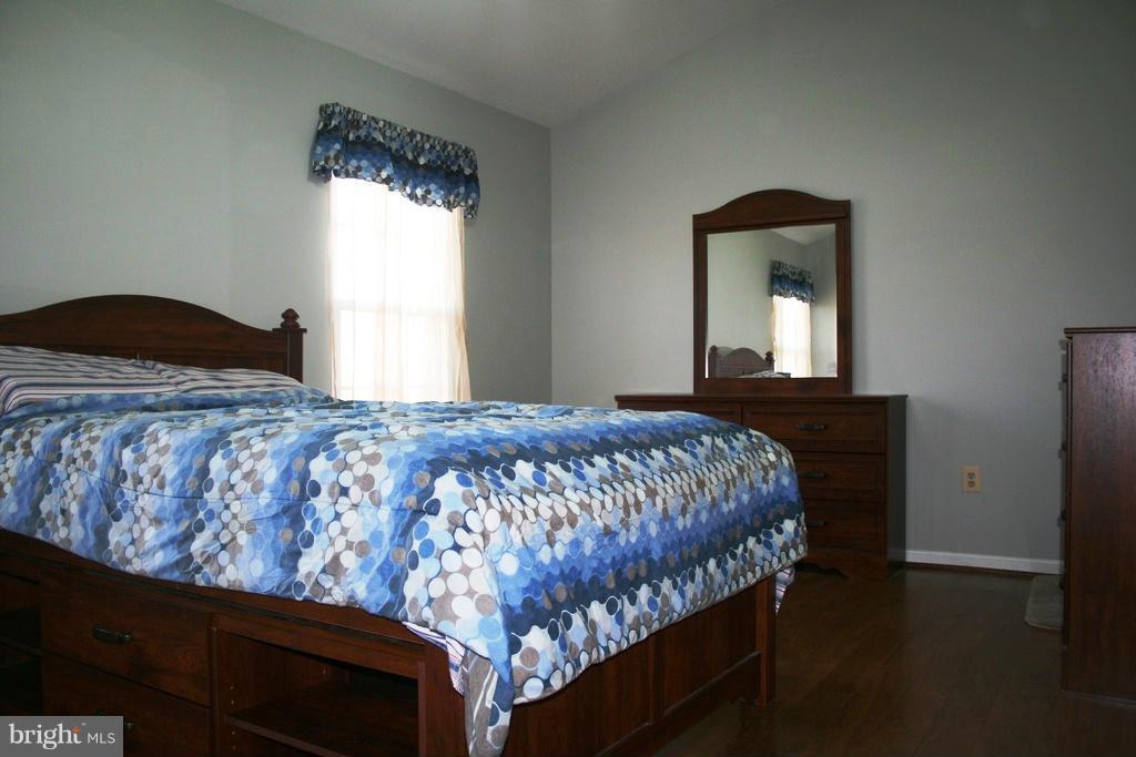 ROLLING BROOK - Residential Lease