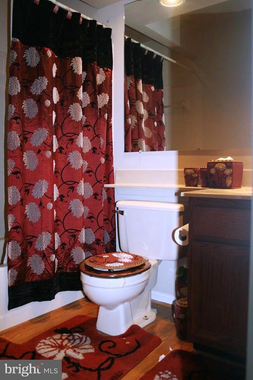 ROLLING BROOK - Residential Lease