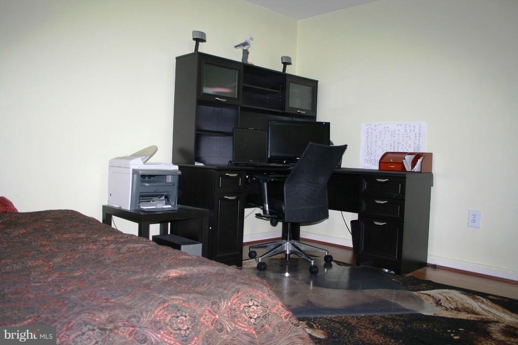 ROLLING BROOK - Residential Lease