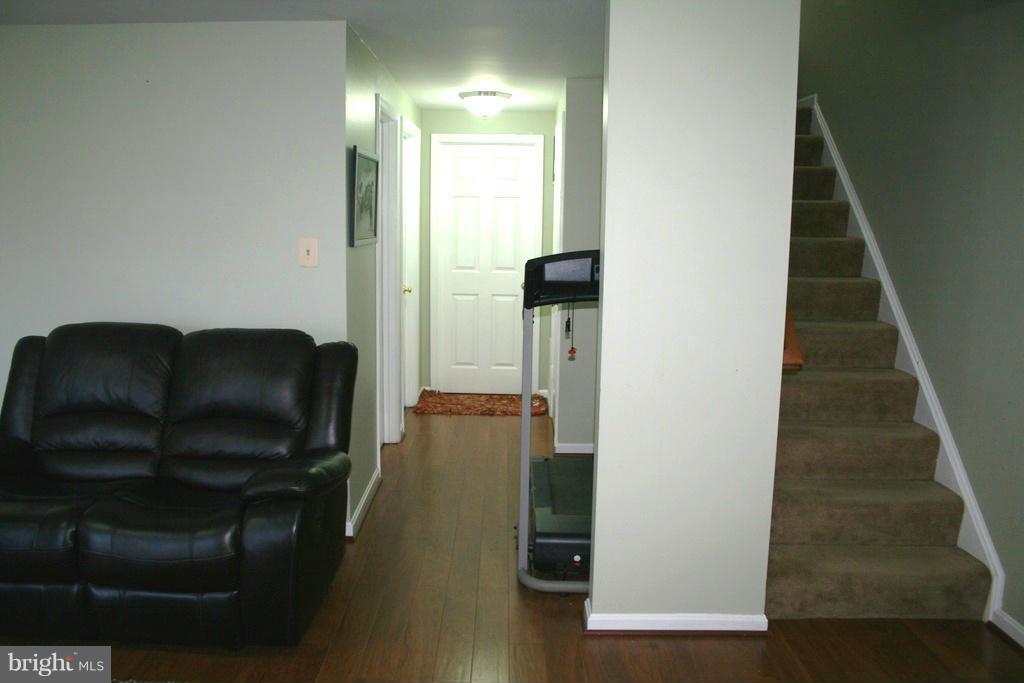 ROLLING BROOK - Residential Lease