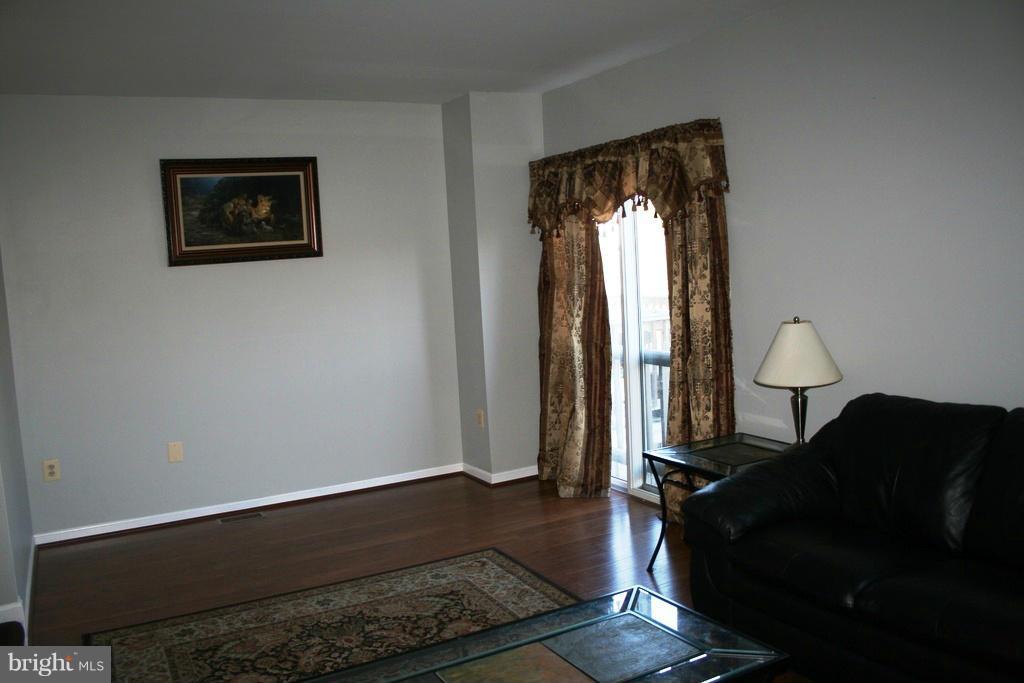 ROLLING BROOK - Residential Lease