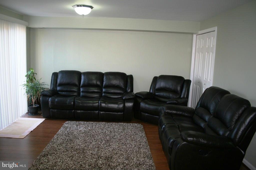 ROLLING BROOK - Residential Lease