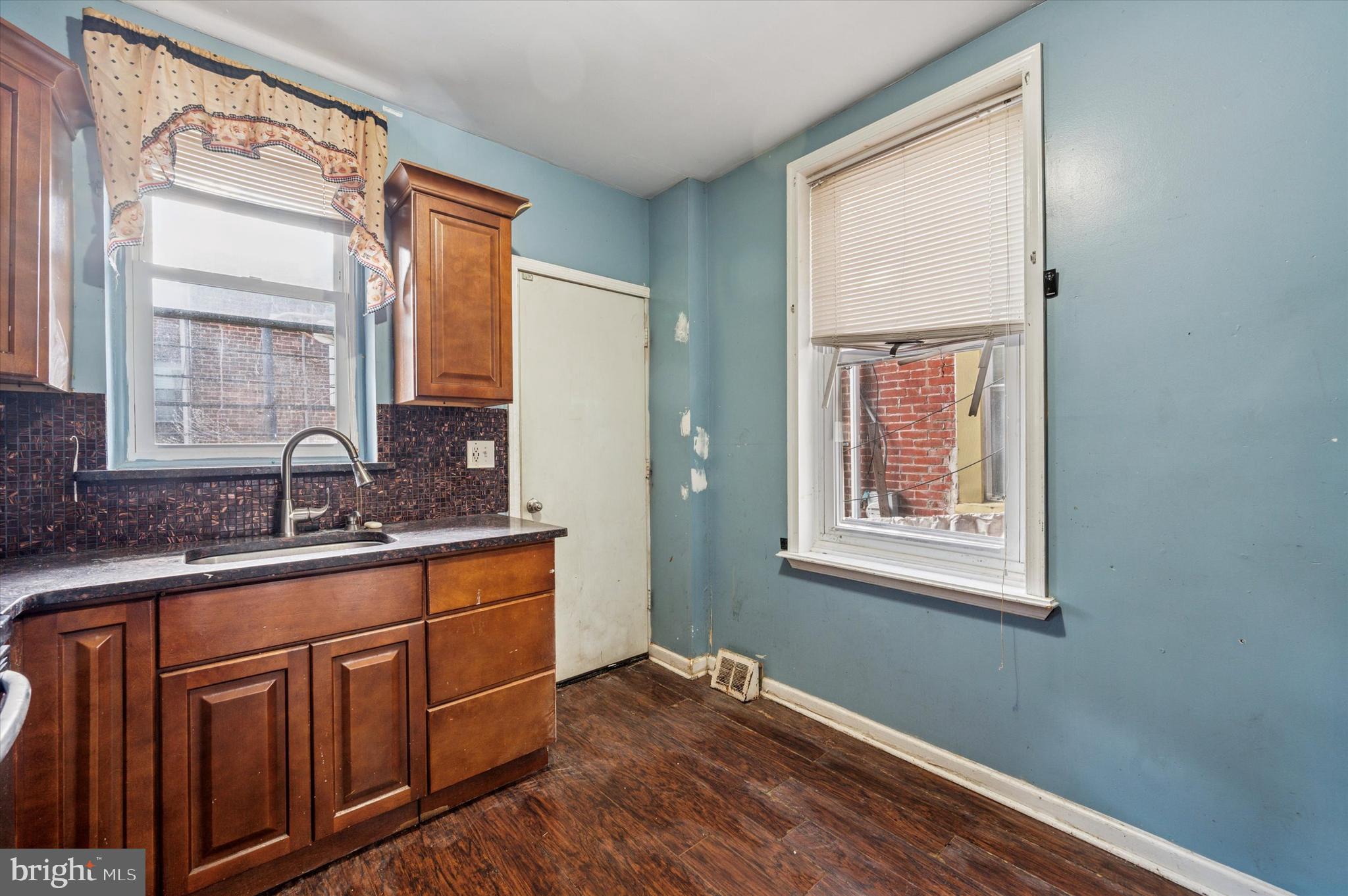 HARROWGATE - Residential