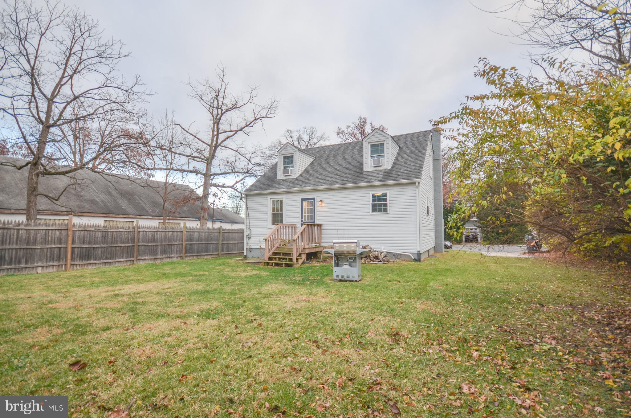 LINCOLN PARK - Residential Lease