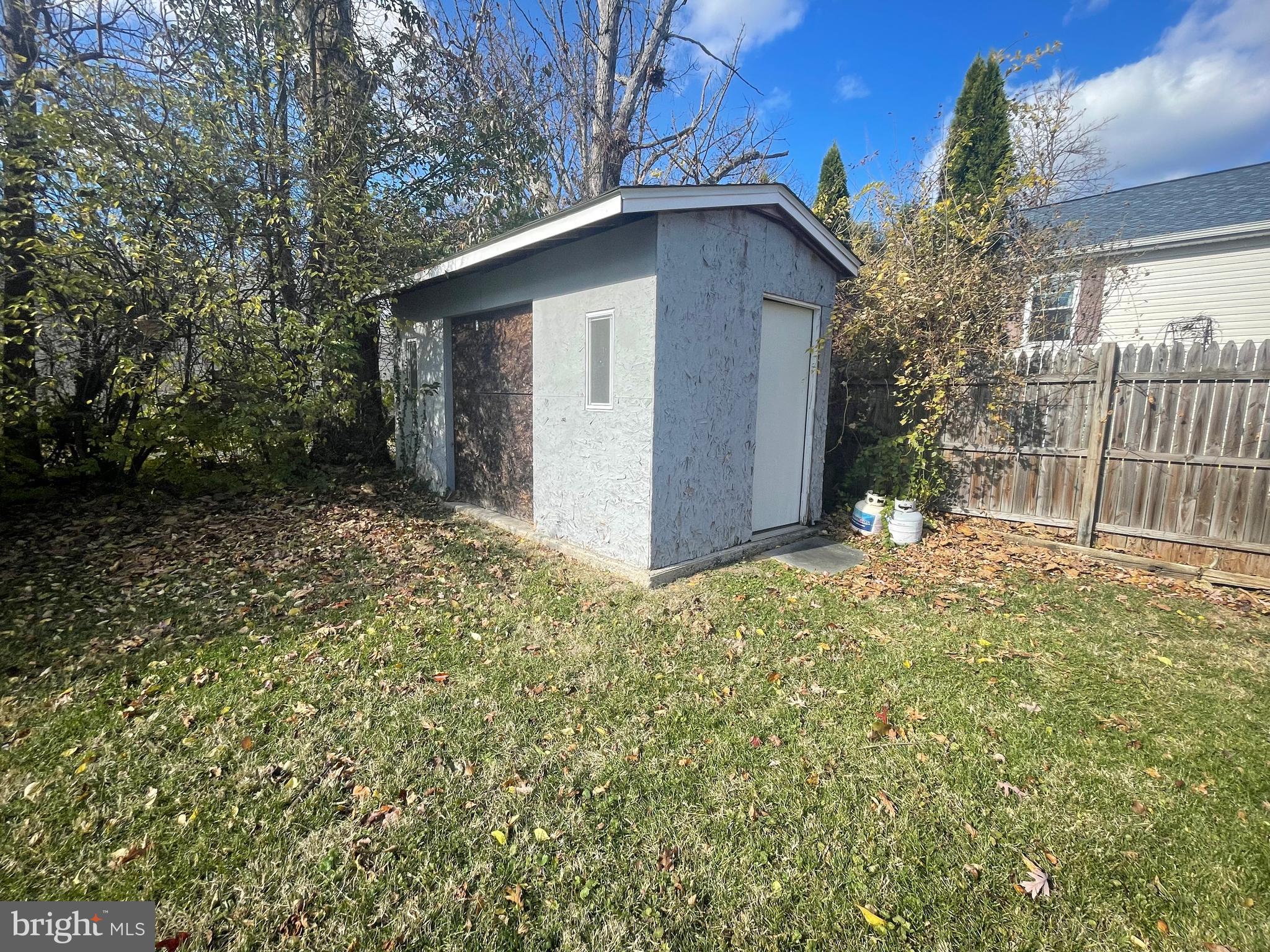 LINCOLN PARK - Residential Lease