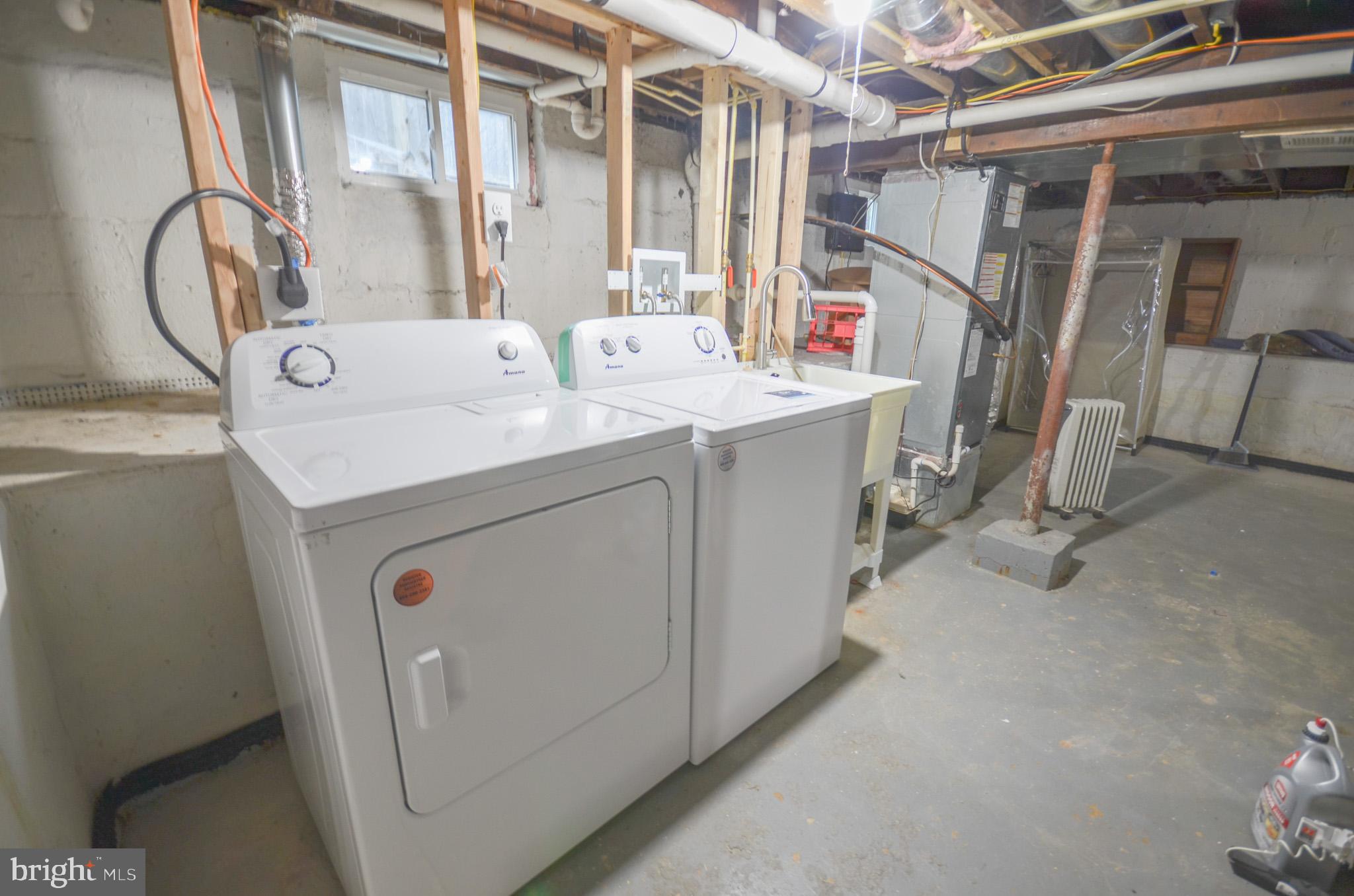 LINCOLN PARK - Residential Lease