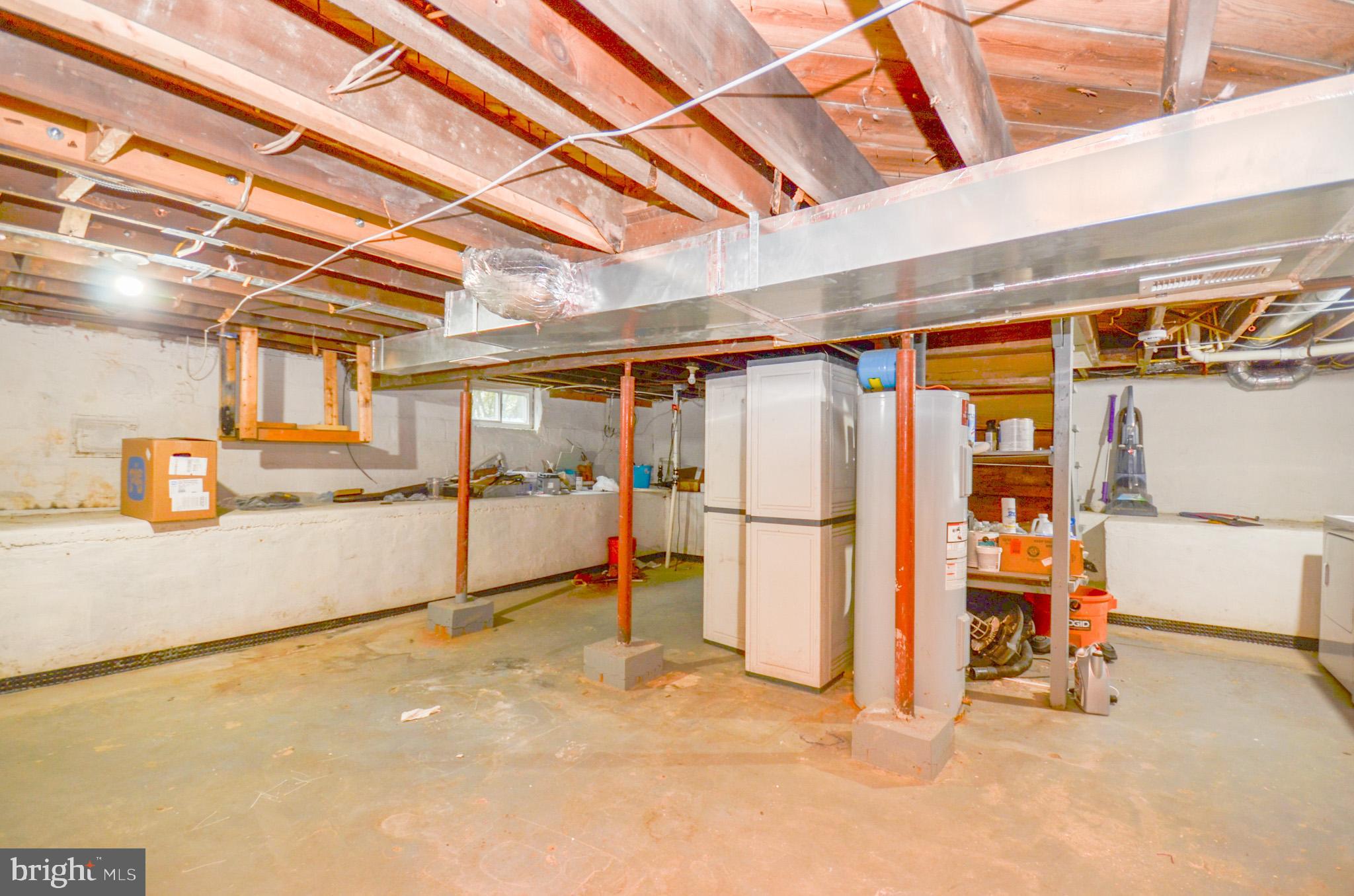 LINCOLN PARK - Residential Lease