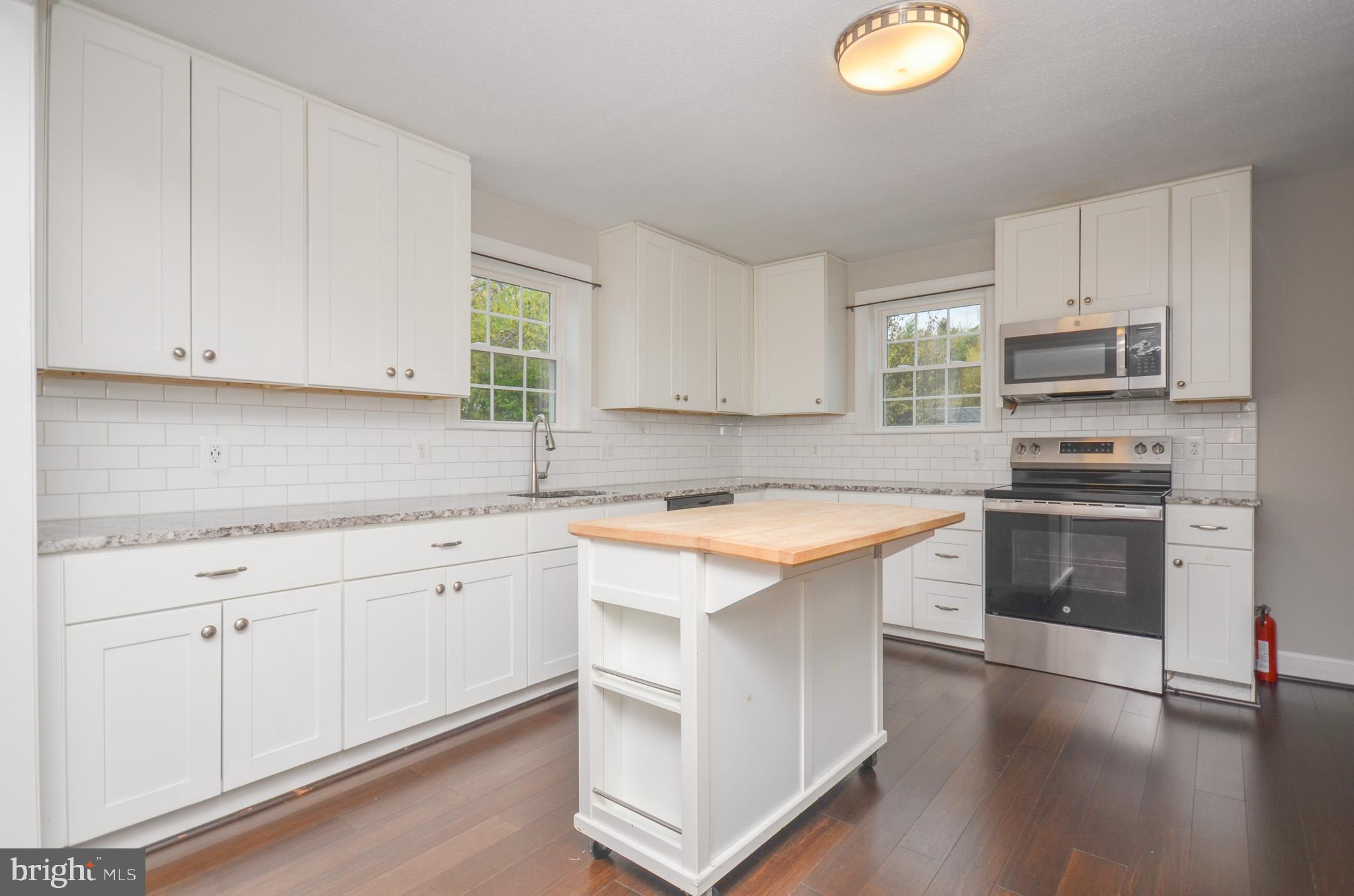 LINCOLN PARK - Residential Lease