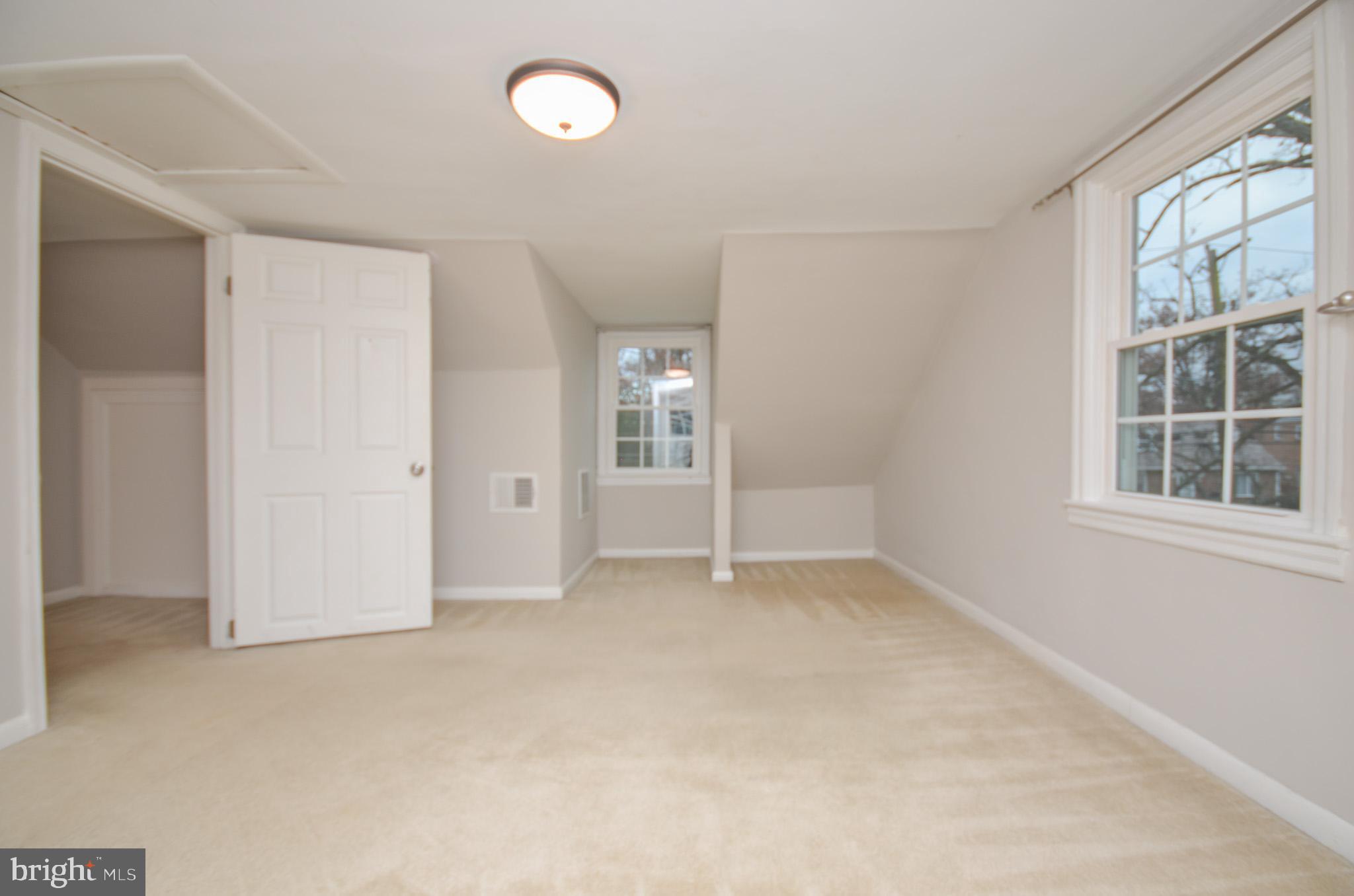 LINCOLN PARK - Residential Lease