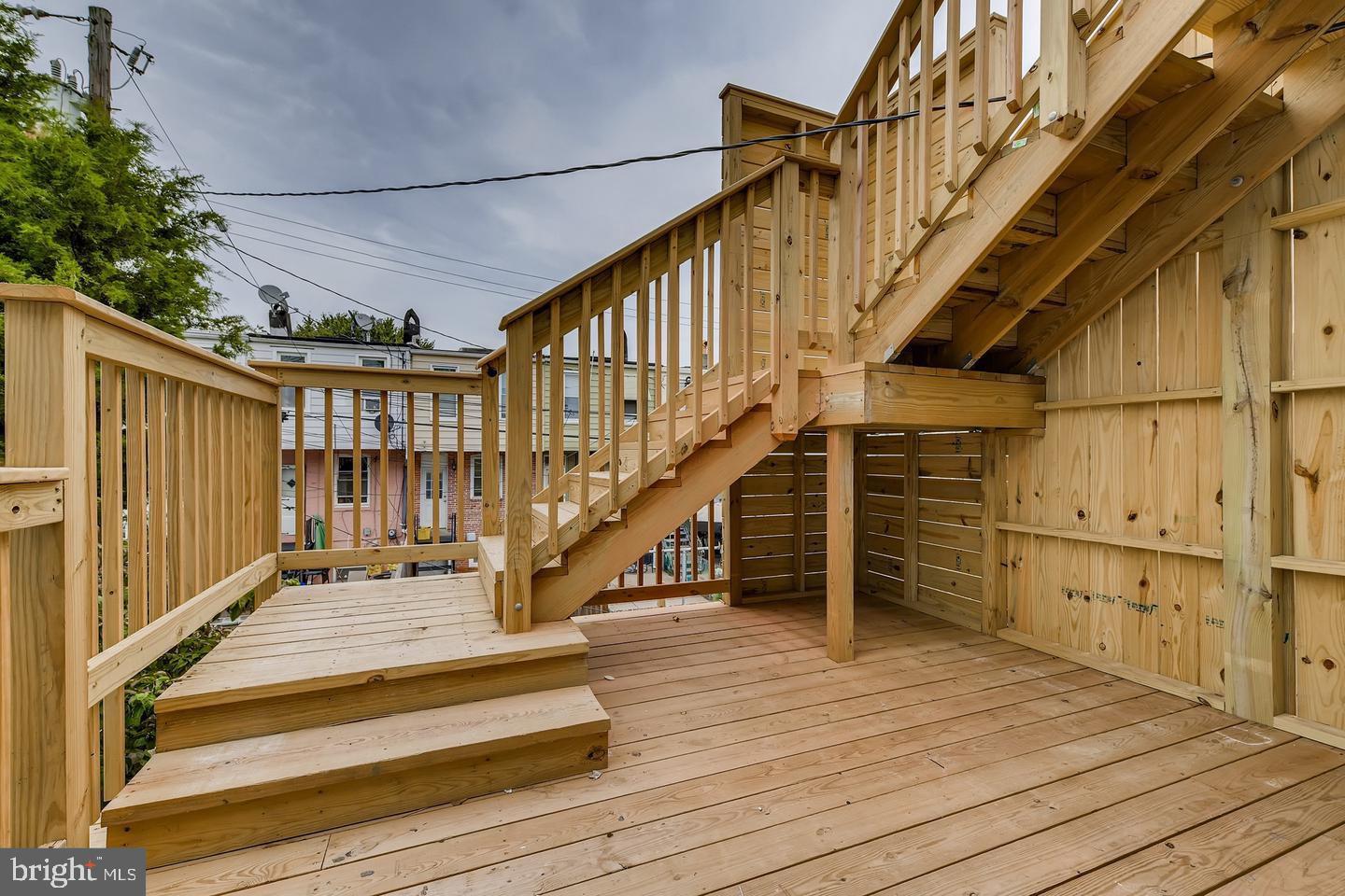 GREEKTOWN - Residential Lease