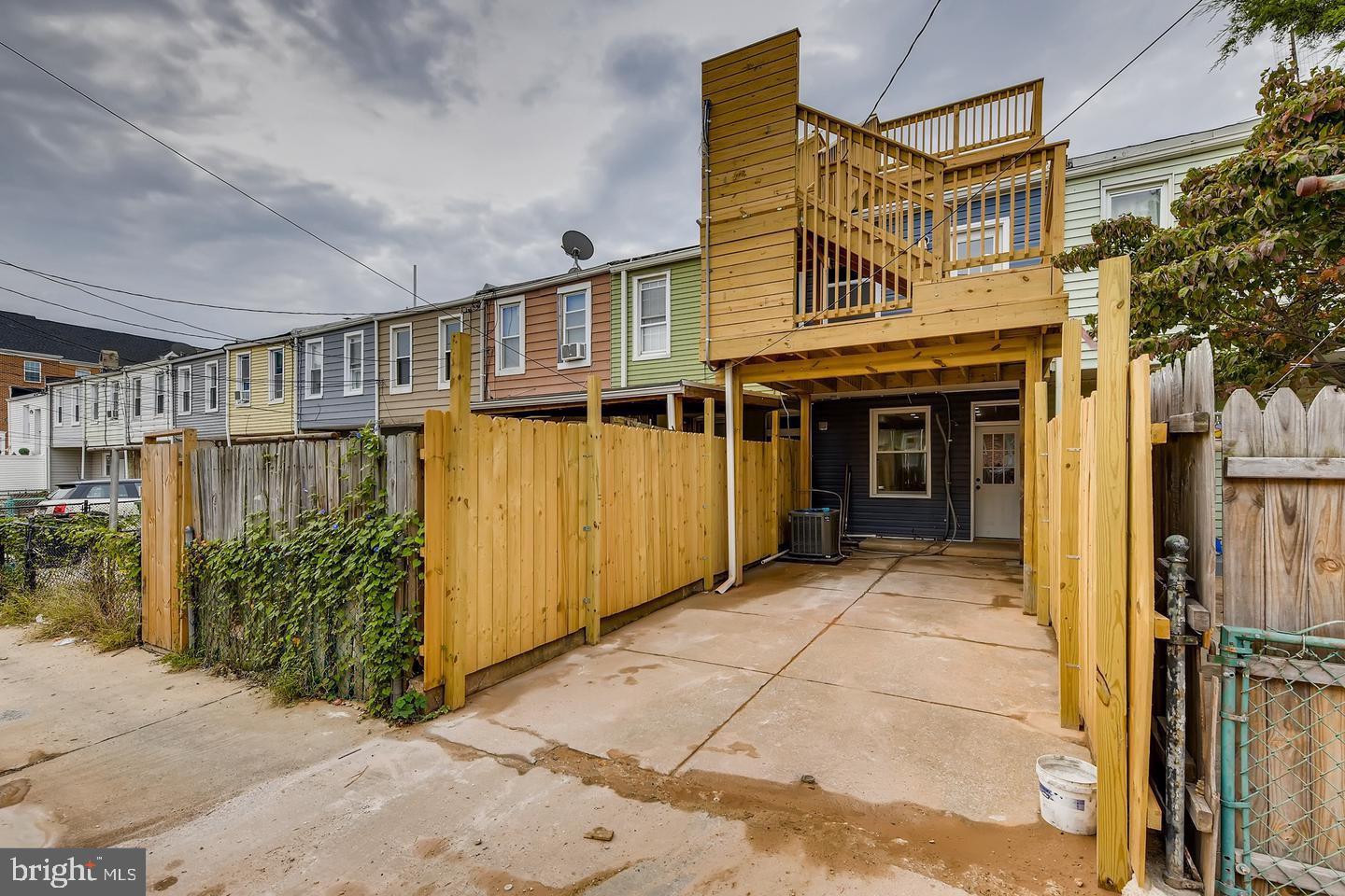 GREEKTOWN - Residential Lease