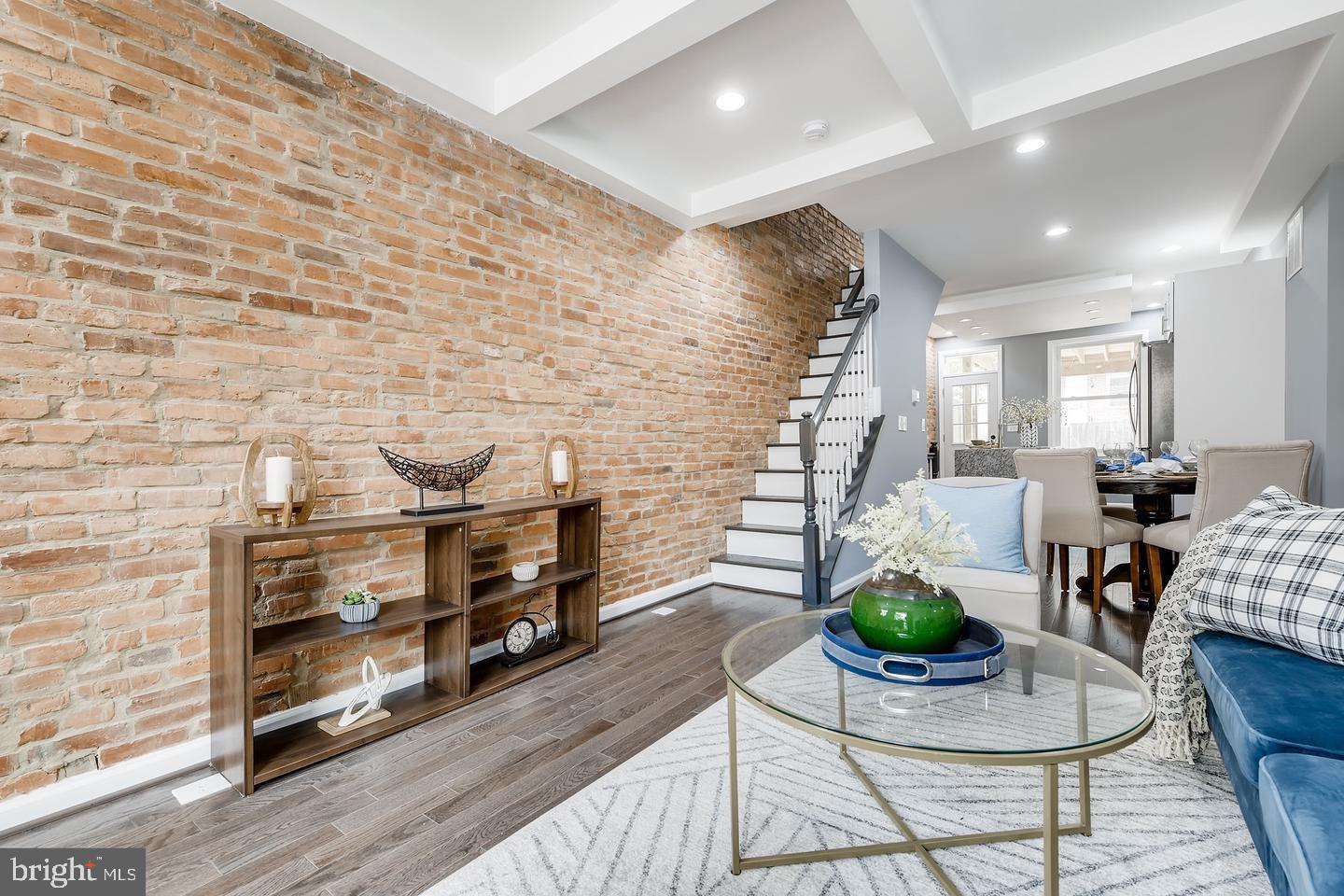 GREEKTOWN - Residential Lease