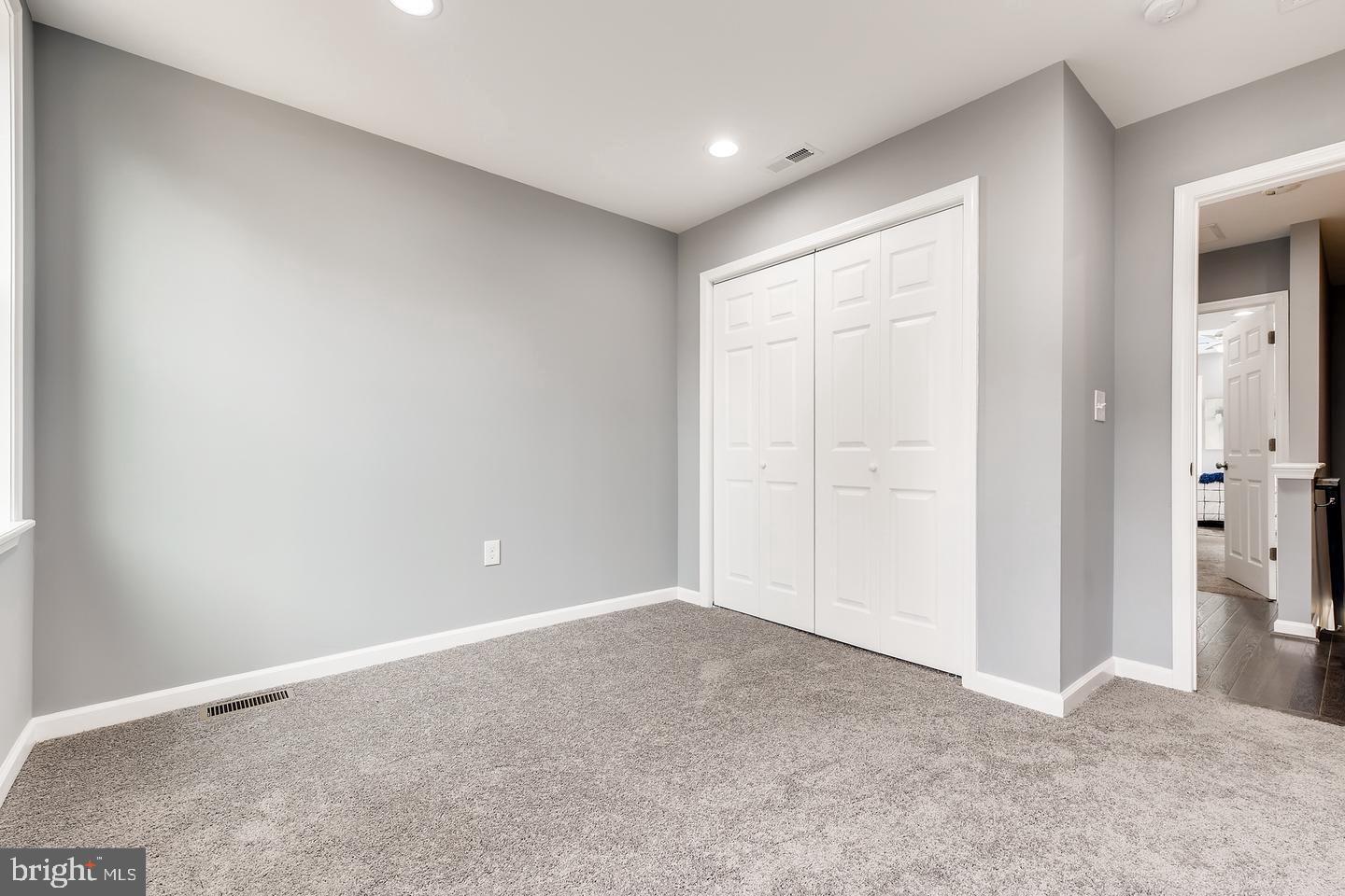 GREEKTOWN - Residential Lease