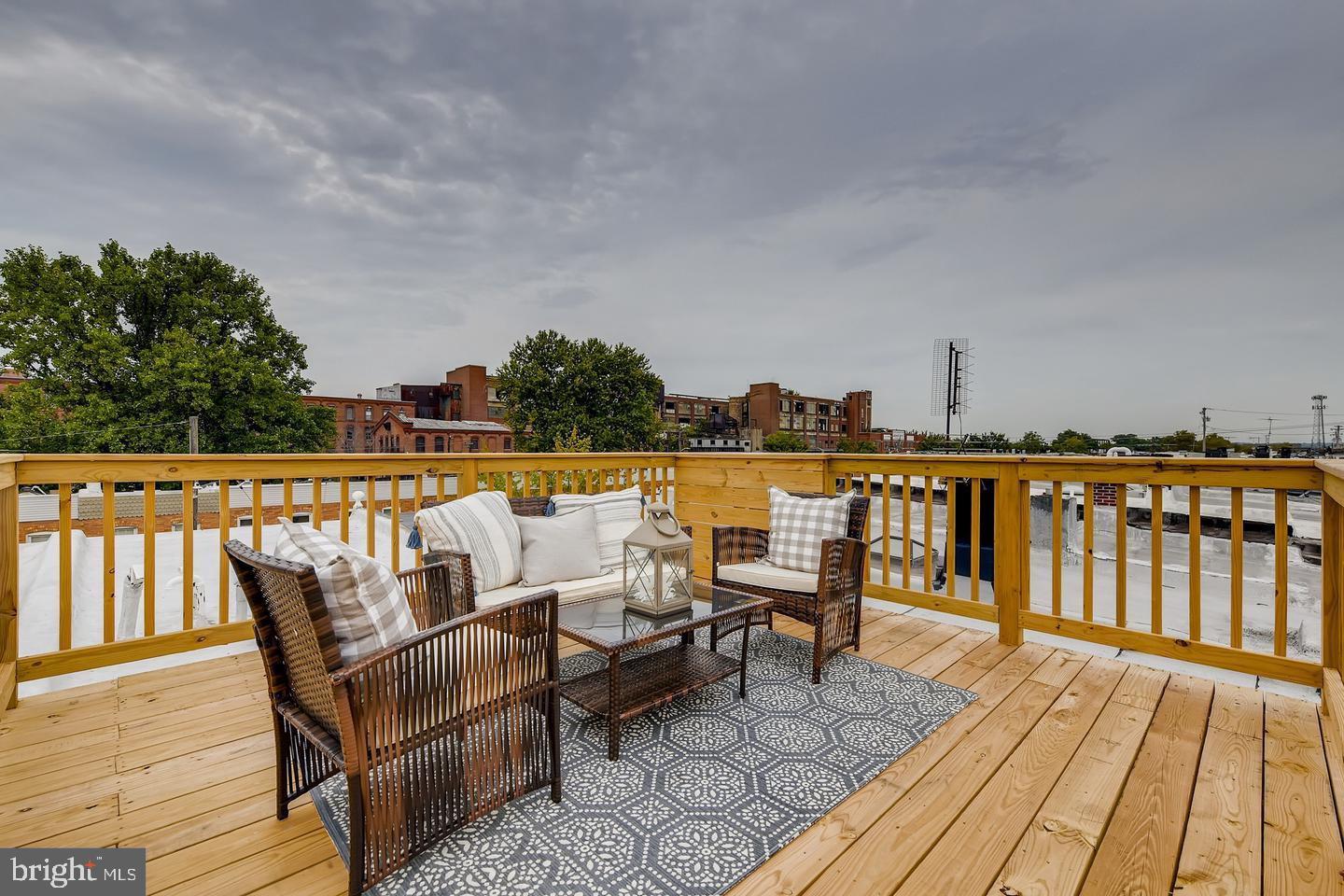 GREEKTOWN - Residential Lease