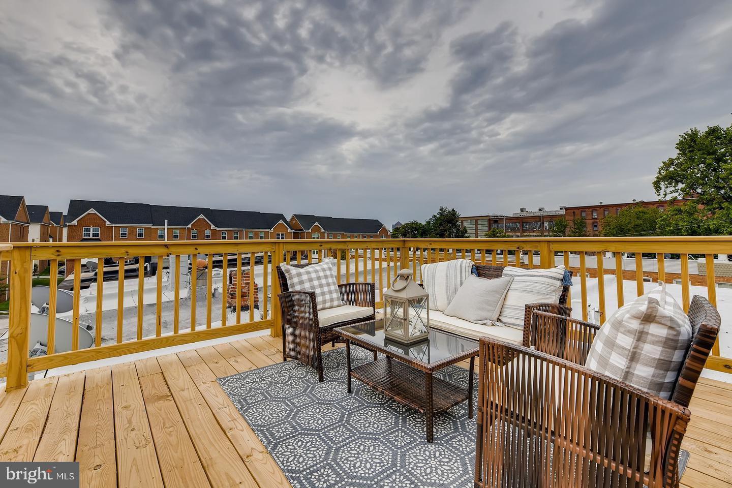 GREEKTOWN - Residential Lease