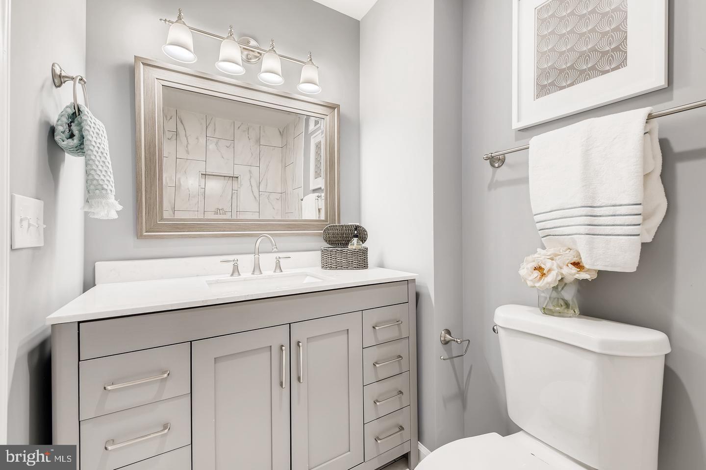 GREEKTOWN - Residential Lease