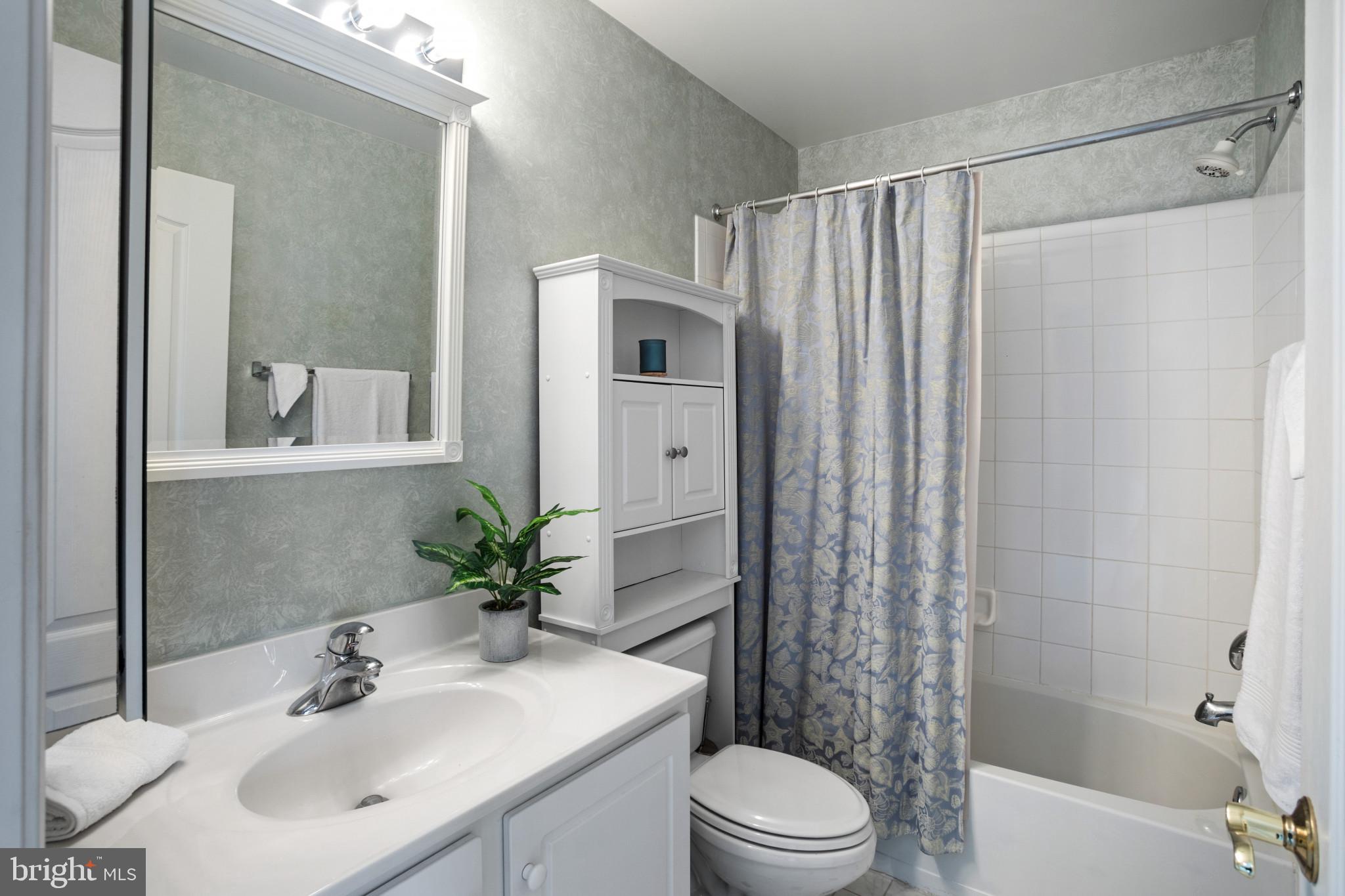 EASTON CLUB EAST - Residential