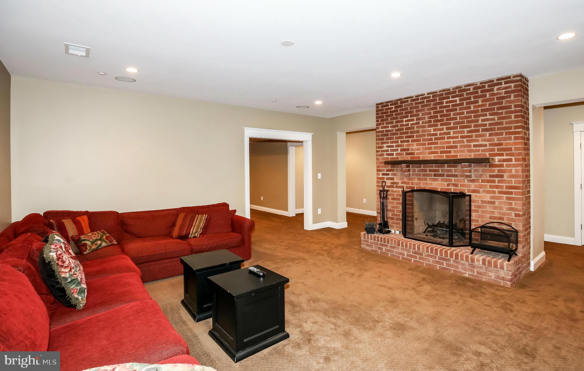 CARDEROCK SPRINGS - Residential