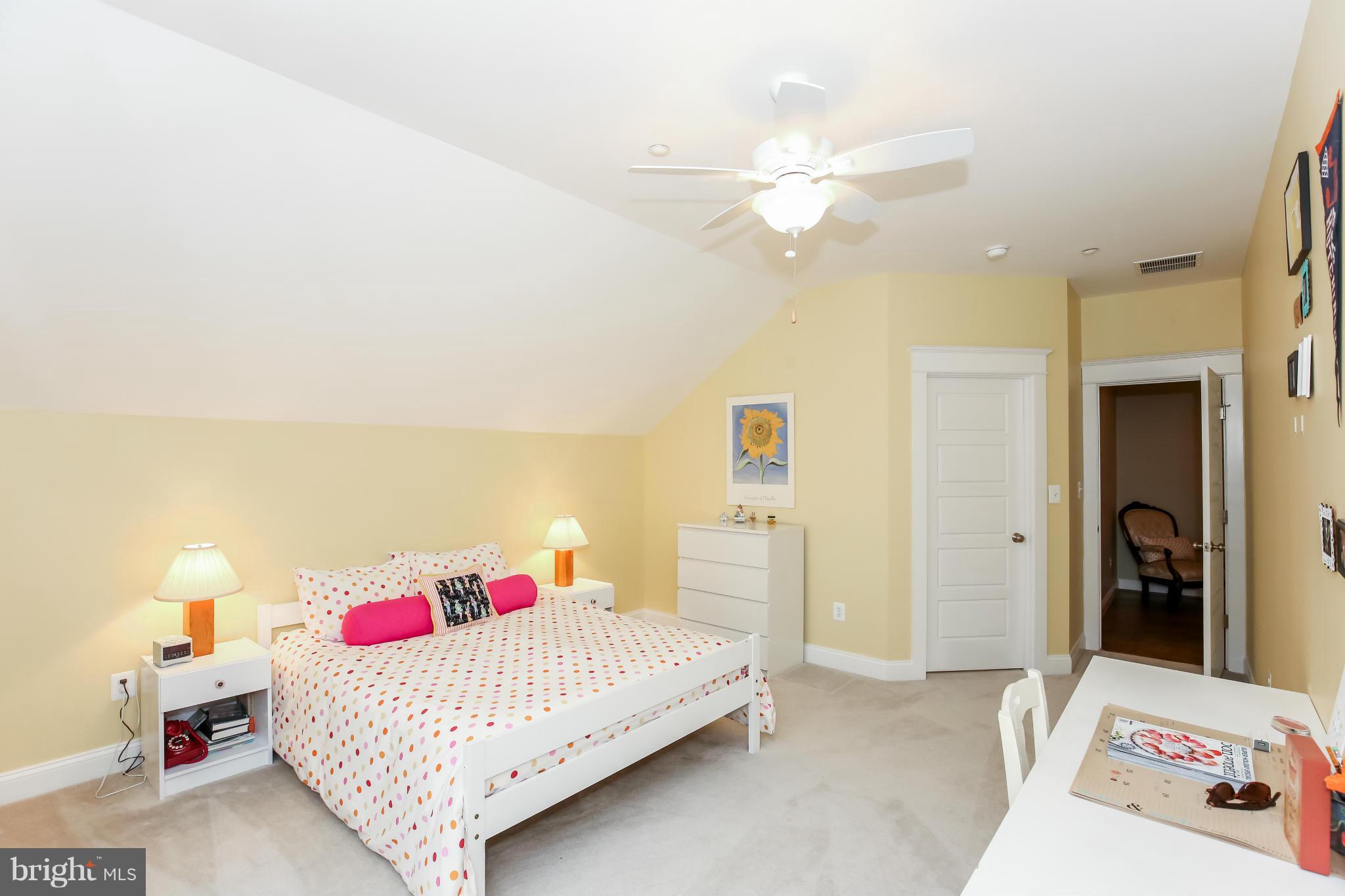 CARDEROCK SPRINGS - Residential