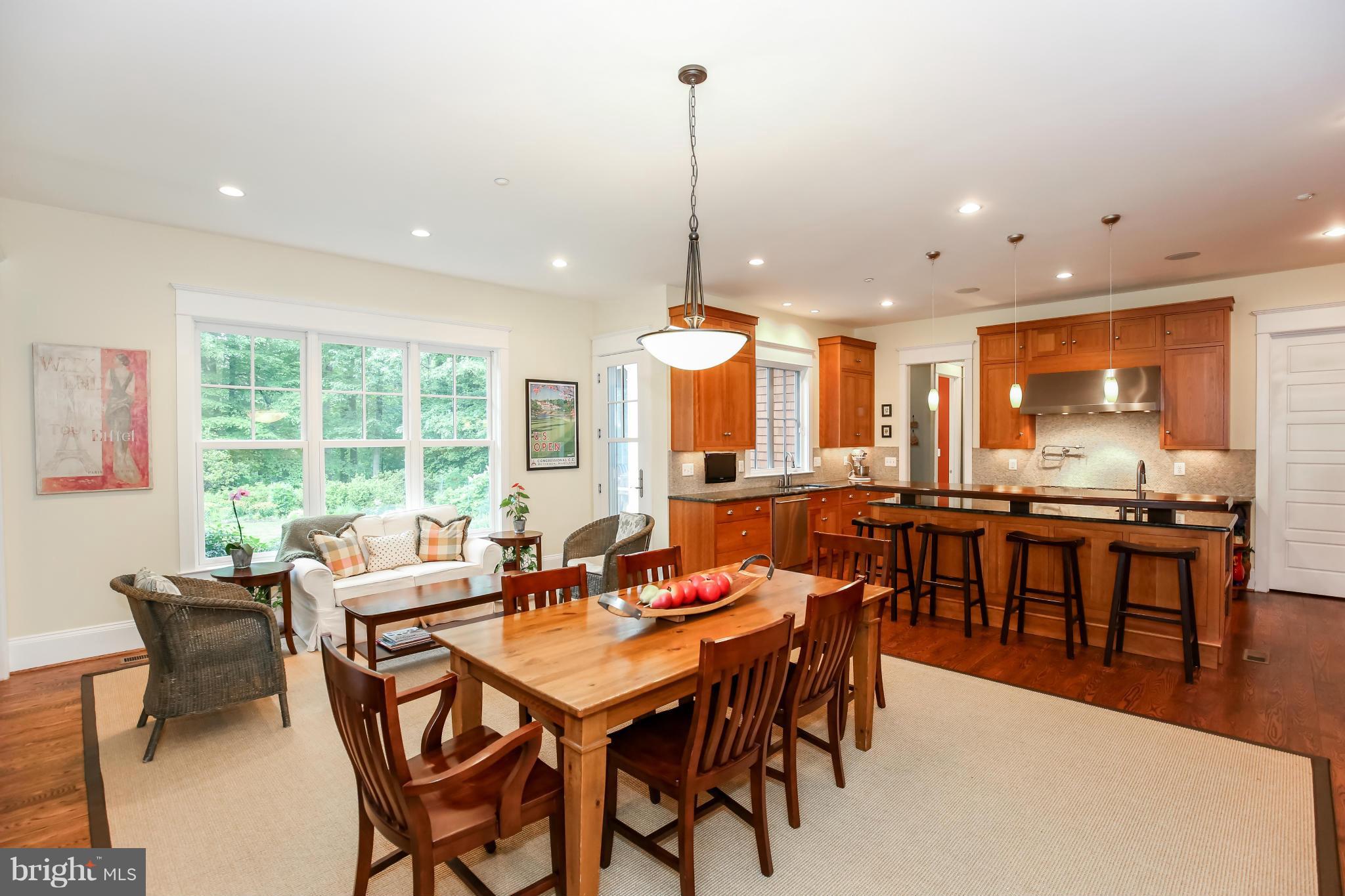 CARDEROCK SPRINGS - Residential