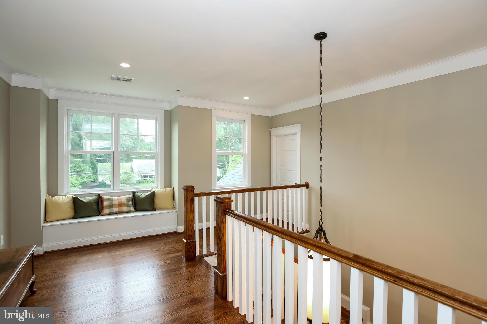 CARDEROCK SPRINGS - Residential