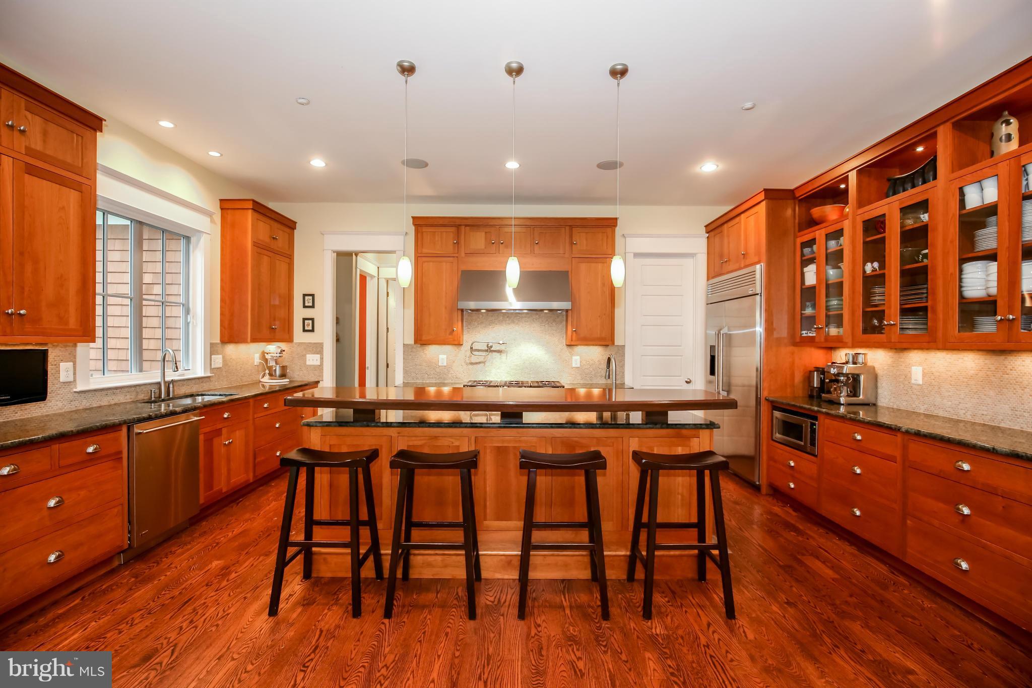 CARDEROCK SPRINGS - Residential