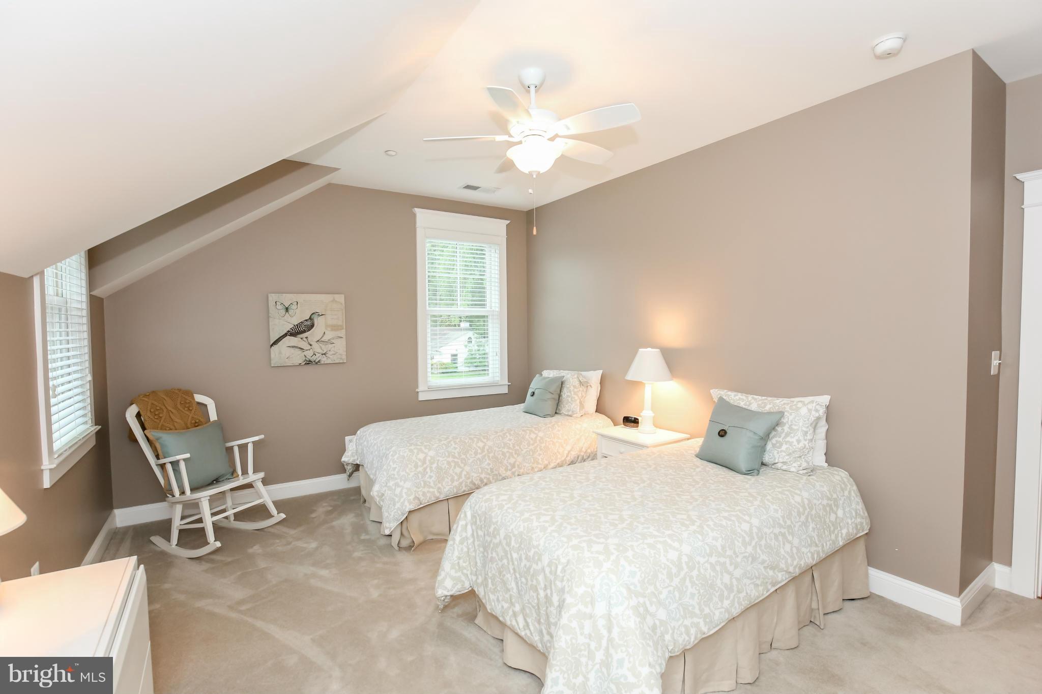 CARDEROCK SPRINGS - Residential