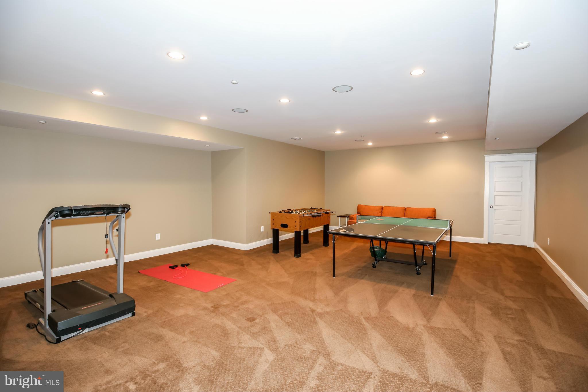 CARDEROCK SPRINGS - Residential