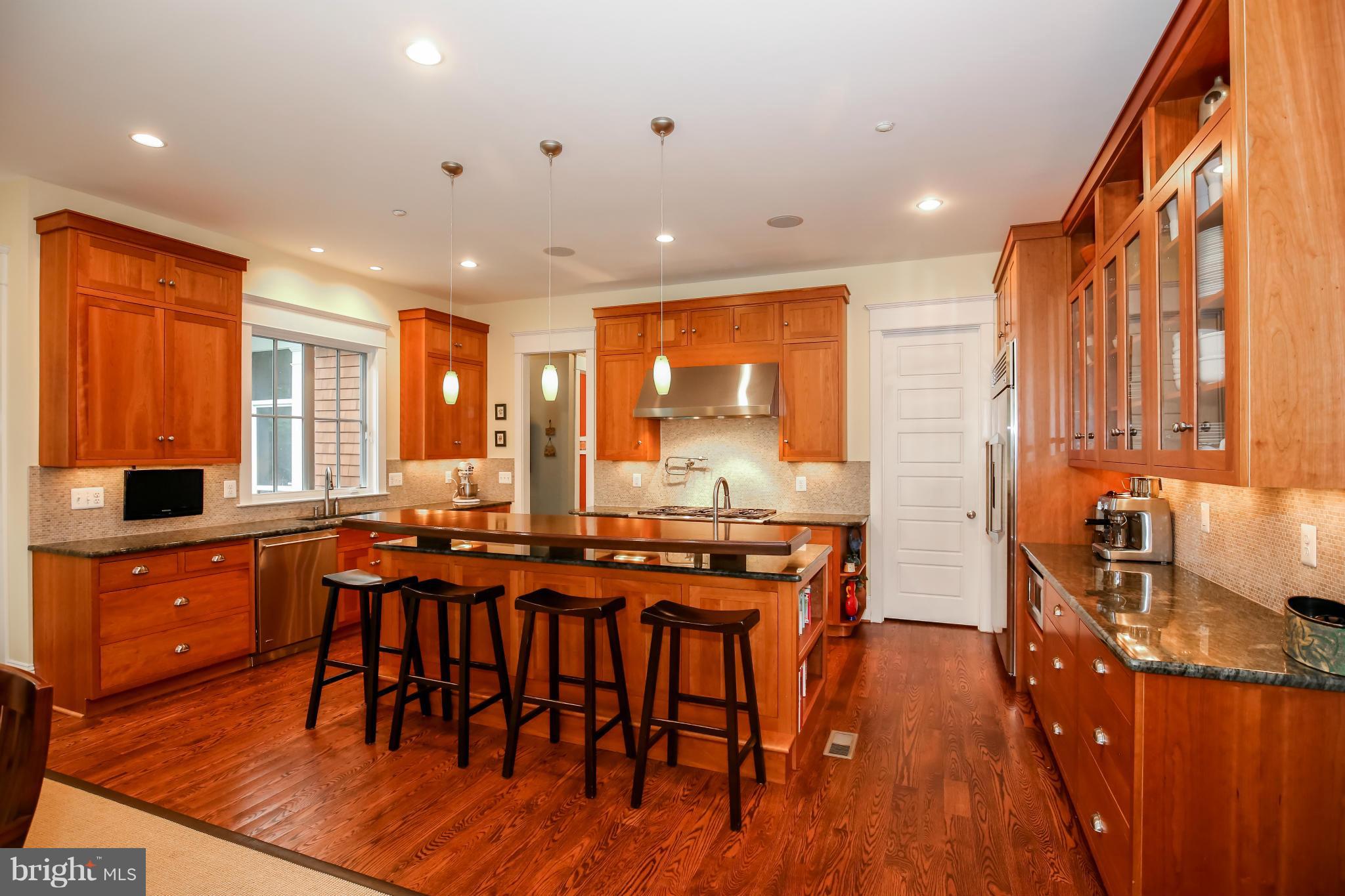 CARDEROCK SPRINGS - Residential