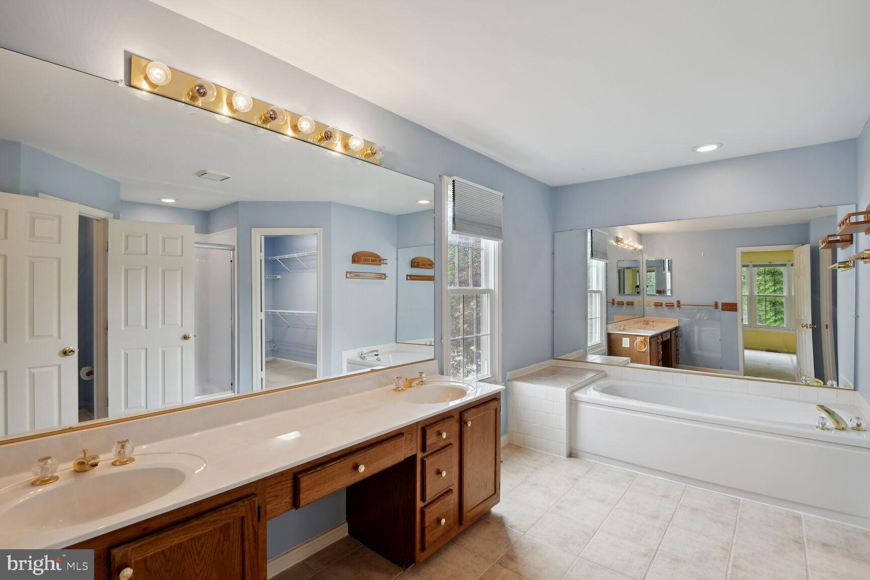 WOODBRIDGE CROSSING - Residential