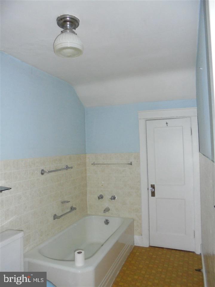 YORK NEW SALEM BORO - Residential