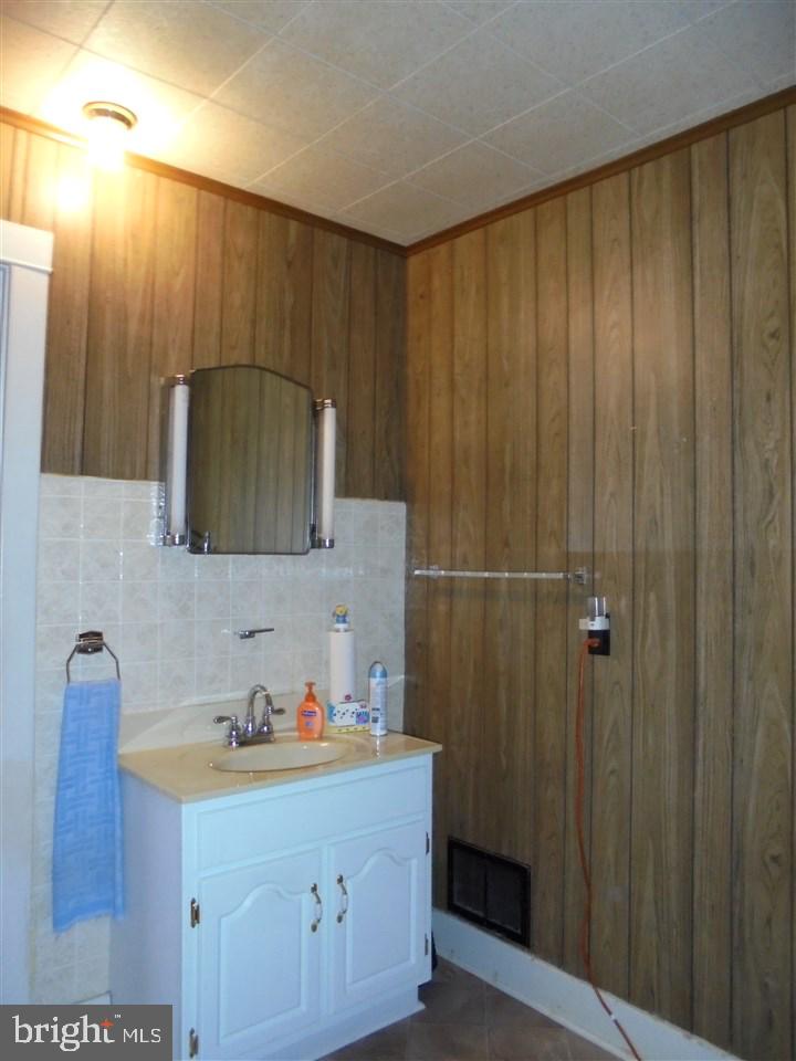 YORK NEW SALEM BORO - Residential