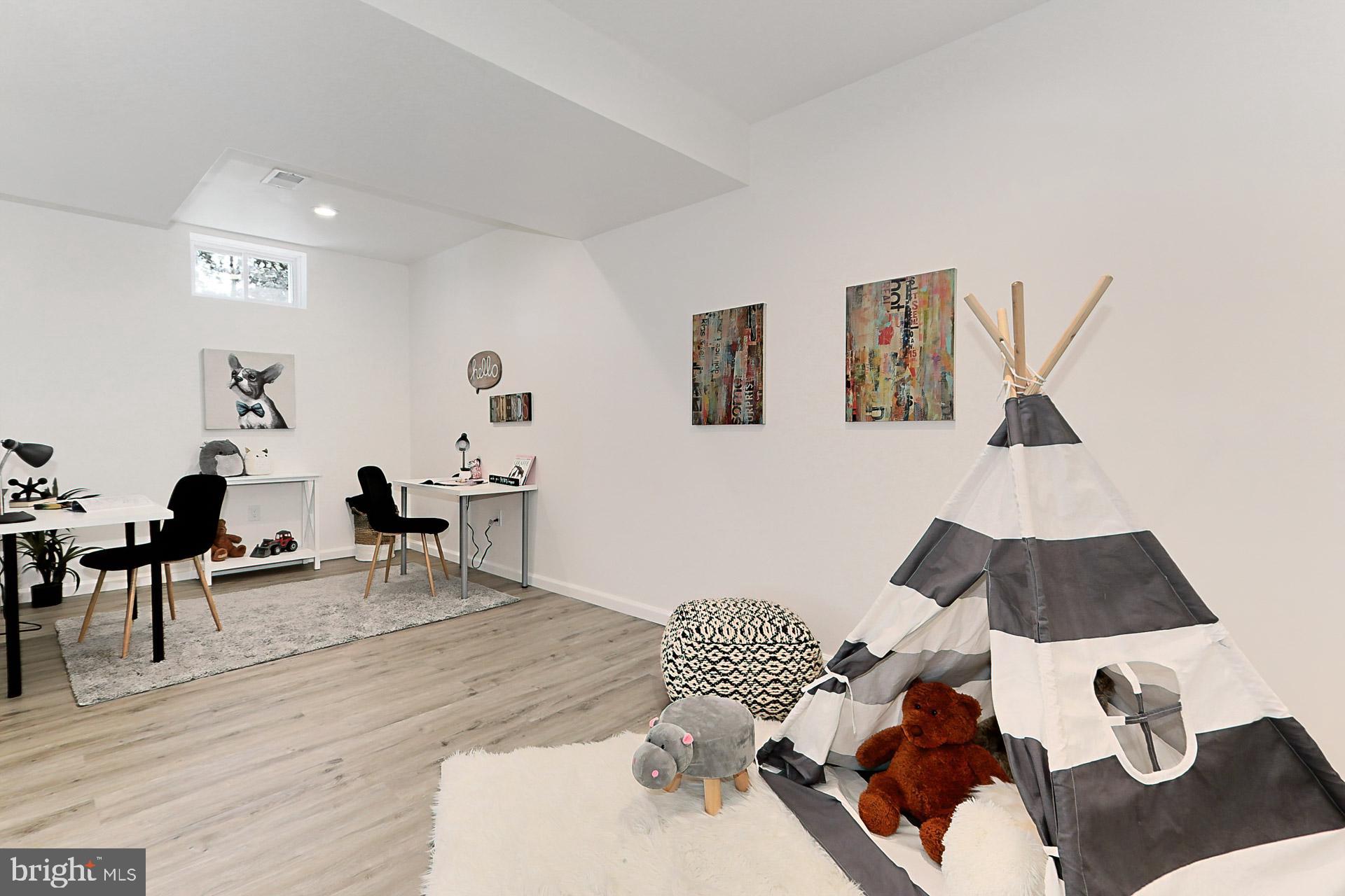 MONTICELLO WOODS - Residential