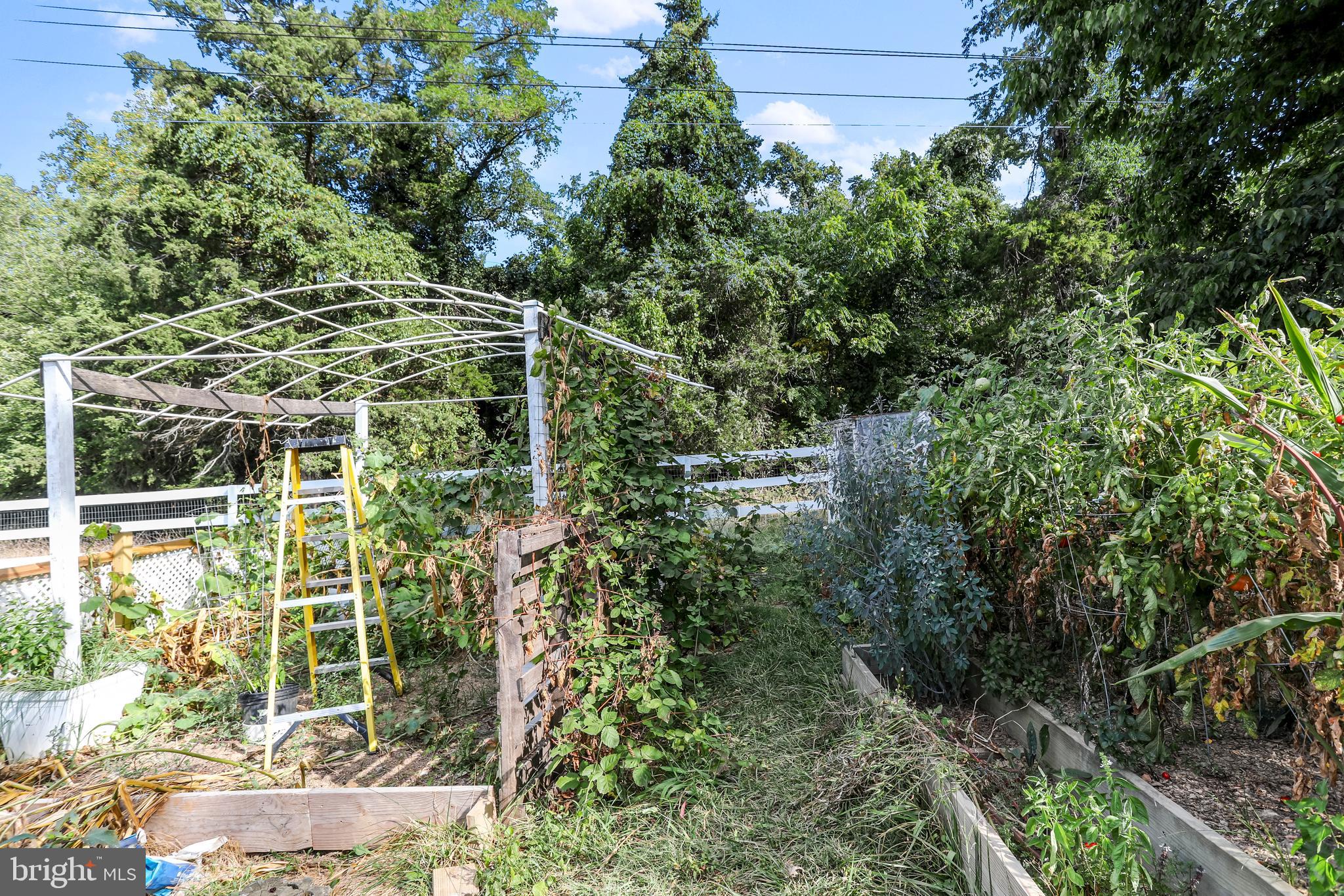 KEYES FERRY ACRES - Residential