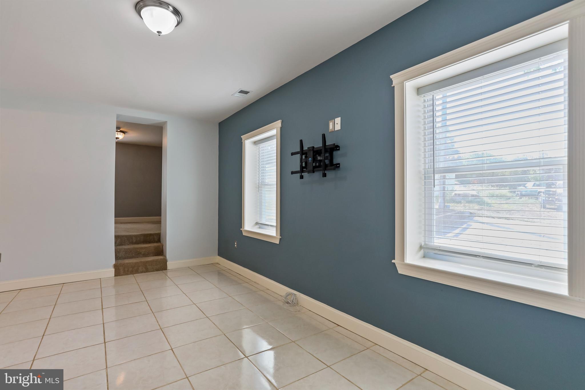 KEYES FERRY ACRES - Residential