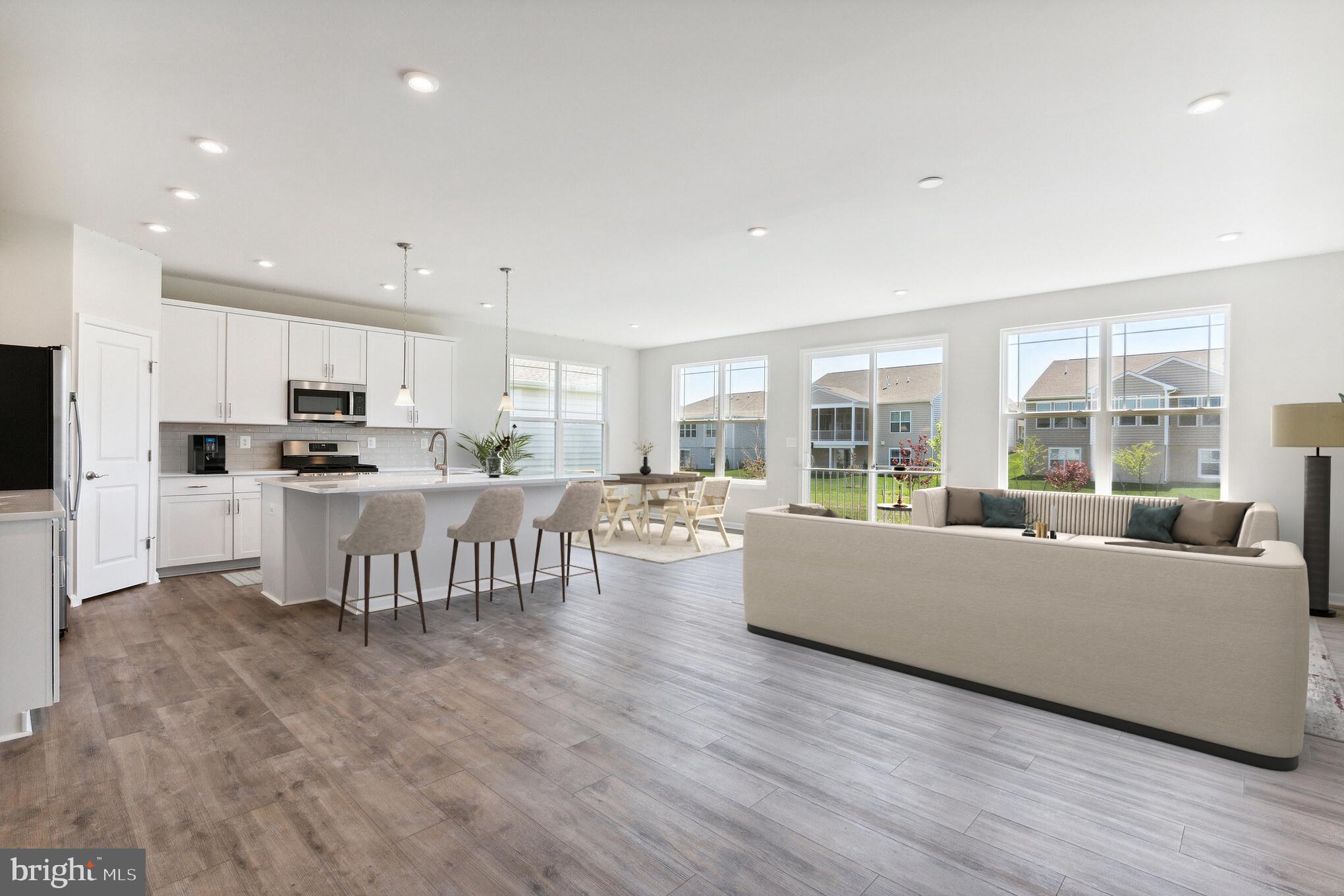 19 GOLDEN RAINTREE COURT