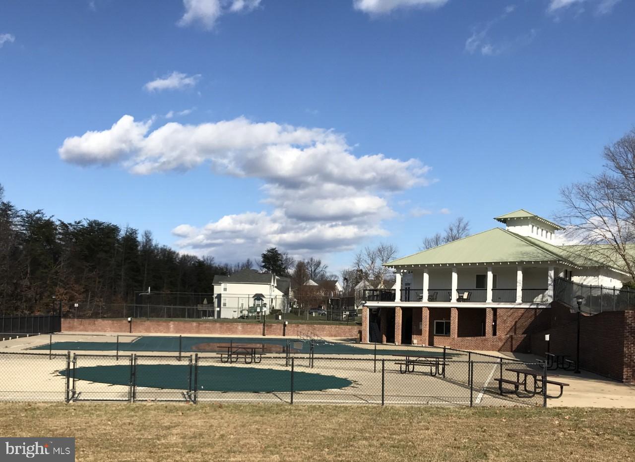 LEELAND STATION - Residential Lease