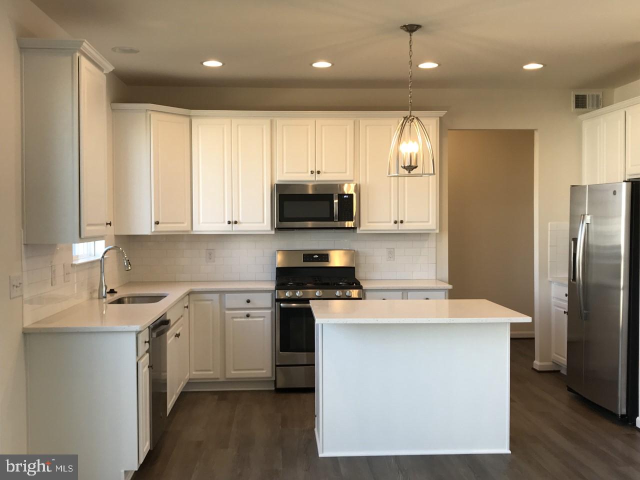 LEELAND STATION - Residential Lease