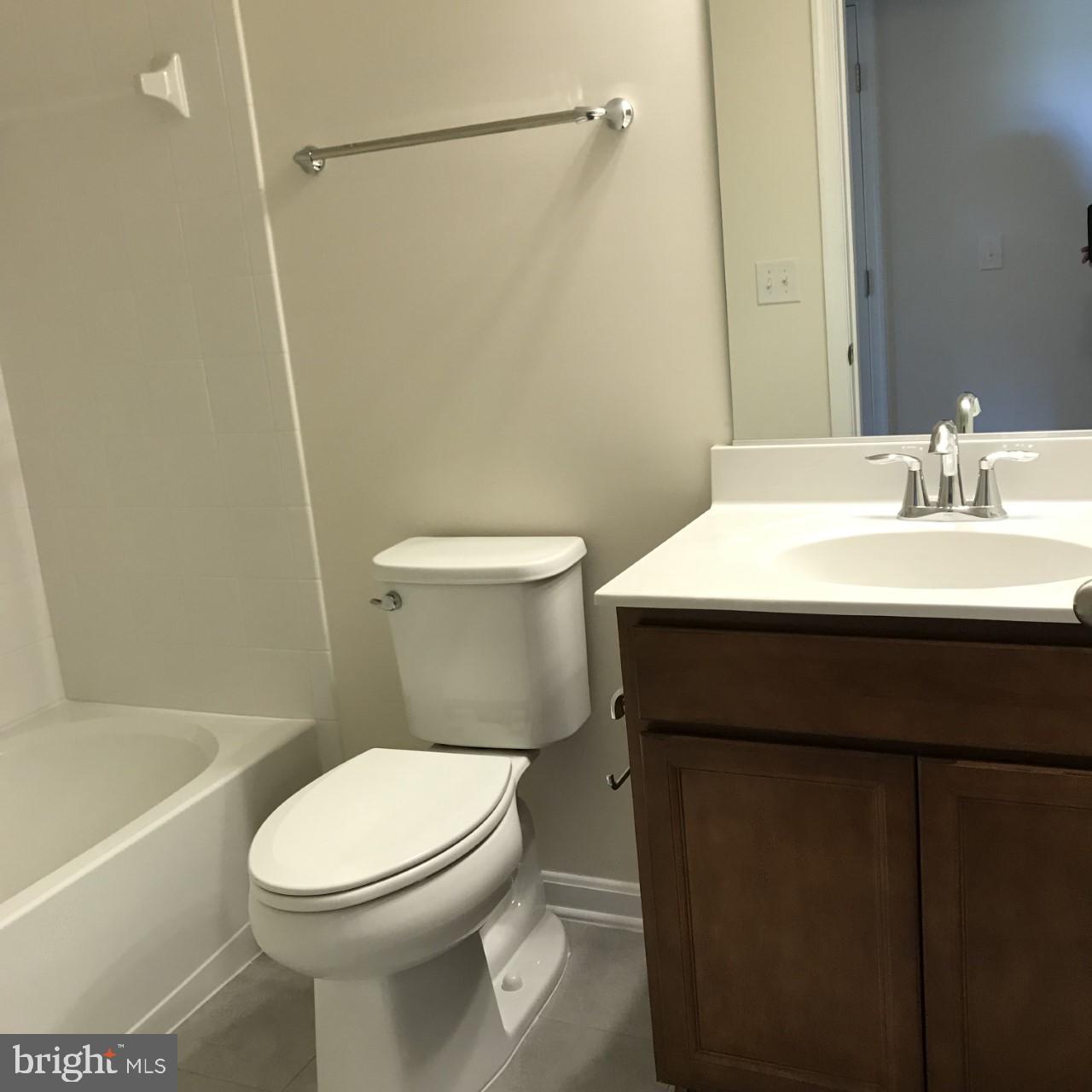 LEELAND STATION - Residential Lease