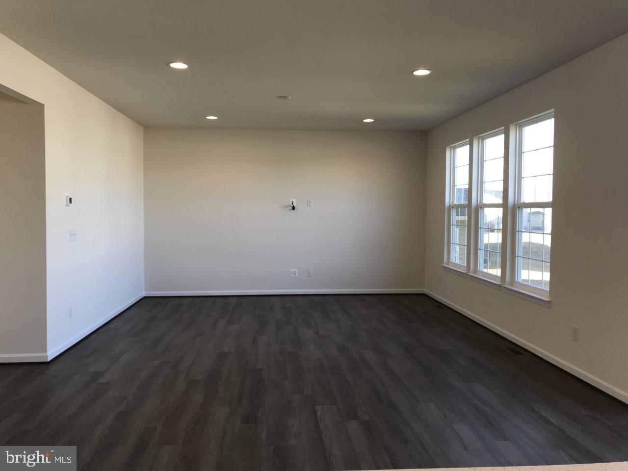 LEELAND STATION - Residential Lease