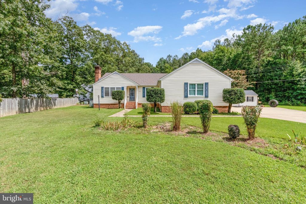 Photo of 5212 Farmcrest Circle, PRINCE GEORGE, VA 23875 (MLS # VAPV2000116)