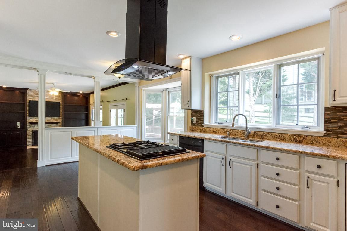 WELLINGTON/CLOVERHILL - Residential