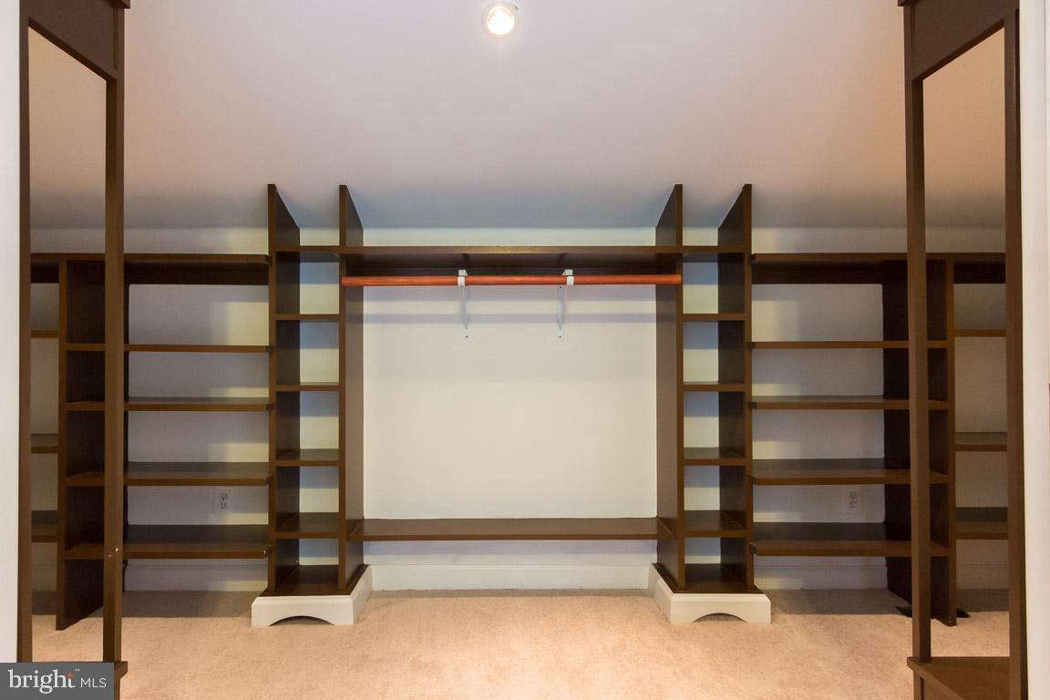 WELLINGTON/CLOVERHILL - Residential