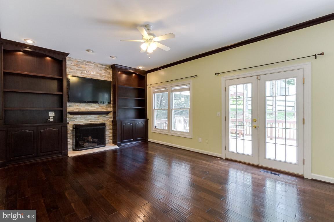 WELLINGTON/CLOVERHILL - Residential