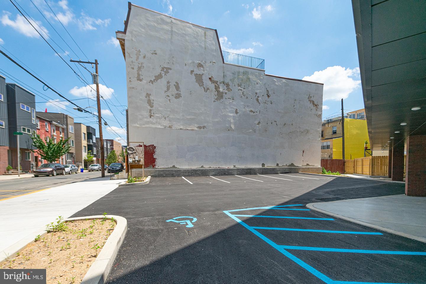 LOFT DISTRICT - Residential Lease