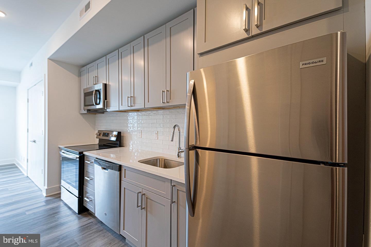 LOFT DISTRICT - Residential Lease